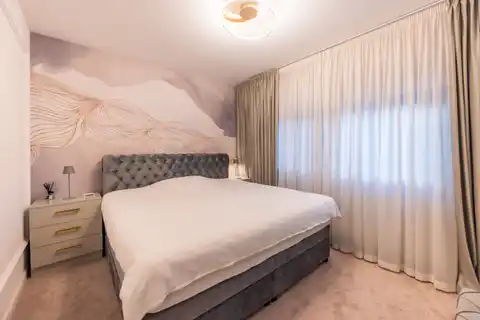 Záhřeb, Jelenovac – Moderní třípokojový byt s velkou terasou a garáží