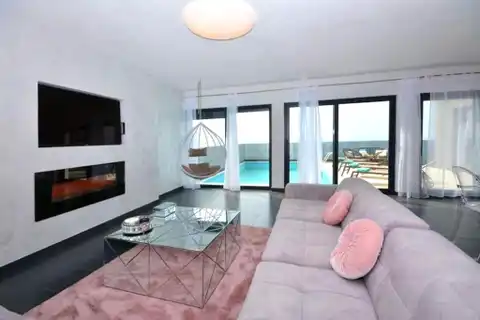 Split, Podstrana – Zapanjujuća villa s pogledom na more 250 m2