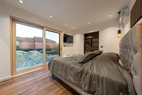 Split, Strožanac - Moderna vila s pogledom na more, bazenom i pomoćnim objektom 50 m2