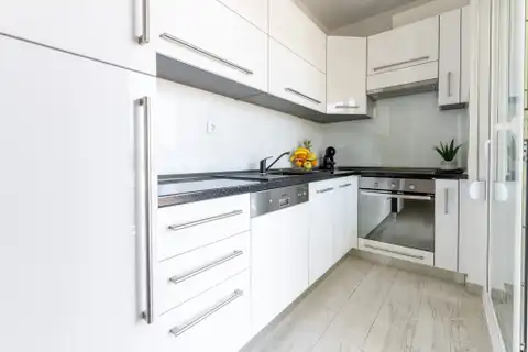 Trogir, Soline – Četverosoban stan s balkonom