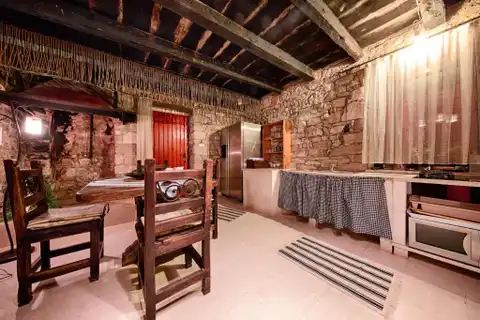 Комижа - Каменный дом у моря