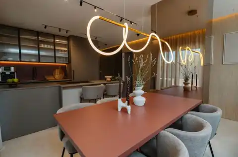 Split, Sirobuja - Trosobni penthouse sa bazenom
