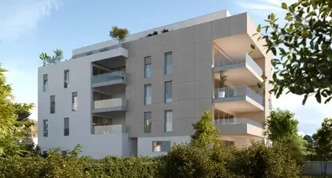Split, Meje - Trosoban penthouse sa prostranom terasom i bazenom