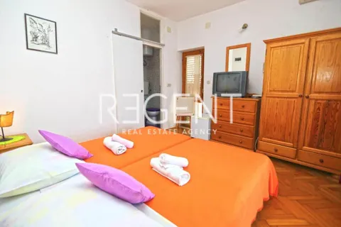 Hvar - Vila prvý rad pri mori