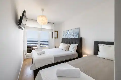 Split, Žnjan - Three-room apartment with a loggia and sea view