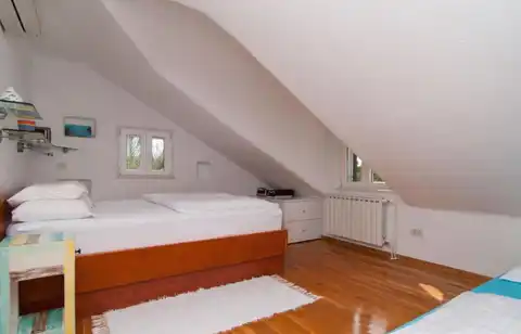 Brač, Mirca - Vila z bazenom ob morju 330m2
