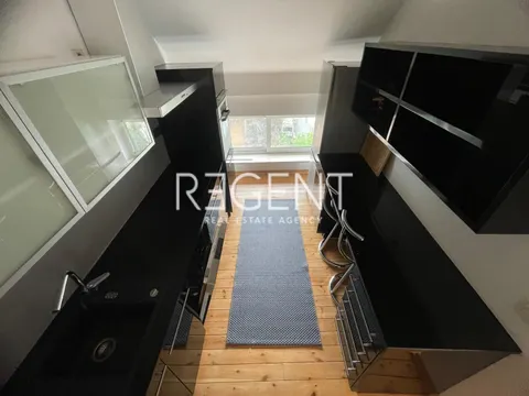 Záhřeb, Kvaternikovo náměstí - Dvoupatrový byt 150 m2 k pronájmu