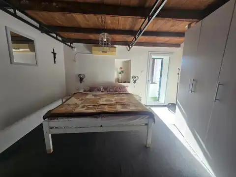 Turanj - Kamenný dom pri mori s dvorom