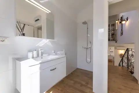 Maison avec piscine, 260m²