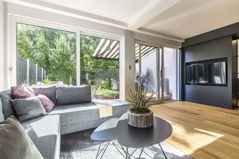 Zagreb, Pantovčak- Luksuzan dvosoban stan s vrtom 110 m2 najam