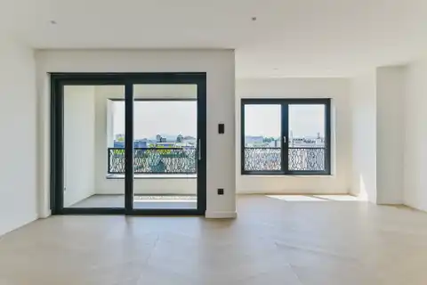 Zagreb, Nova cesta — četverosoban dvoetažni stan 164 m² s dvije garaže