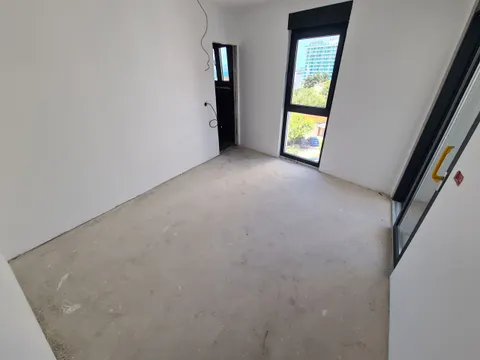 Makarska, Centar - Trzypokojowy penthouse z widokiem na morze 117 m2