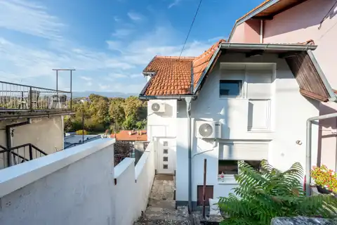 Kuća 169 m², Srebrnjak — 2 stana