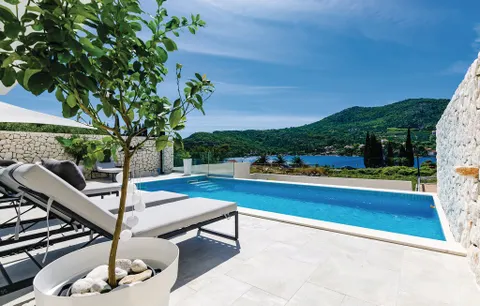 Zaton, Dubrovník - Moderní vila u moře 210m2