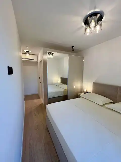 Split, Duilovo - Trosoban stan sa loggiom i pogledom na more
