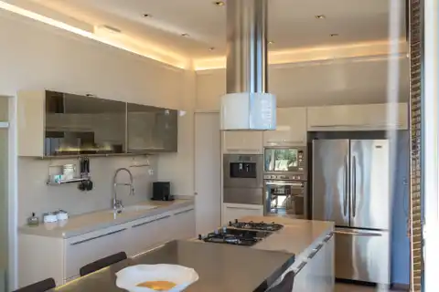 Dubrovnik, Lapad – penthouse 268 m², krovna terasa, bazen, garaža