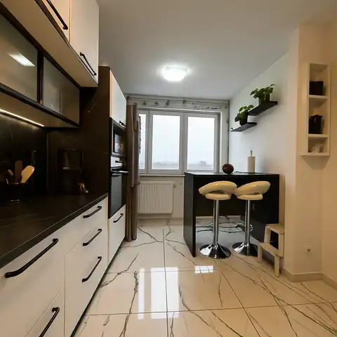 Zagreb, Sloboština - renoviran trosoban stan s lođom