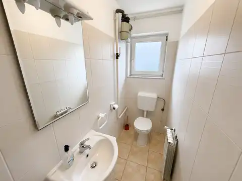 Dům 275 m² k pronájmu, Jazbina — zahrada, 2 garáže