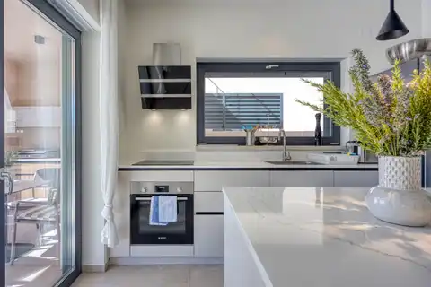 Kuća 230 m² — grijani bazen, krovna terasa, Poreč