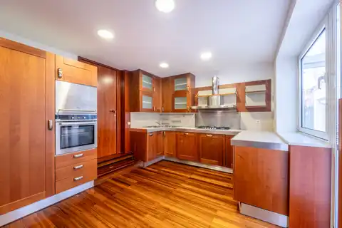 Zagreb, Šestine - Jedinstvena kuća s bazenom i velikim vrtom