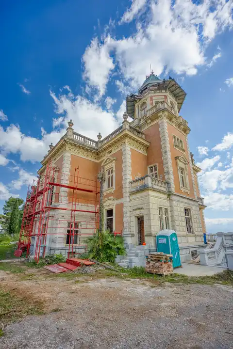 Ičići, Opatijska rivijera – povijesna vila s pogledom na more