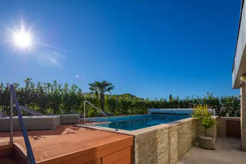 Dubrovnik, Lapad – penthouse 268 m², krovna terasa, bazen, garaža