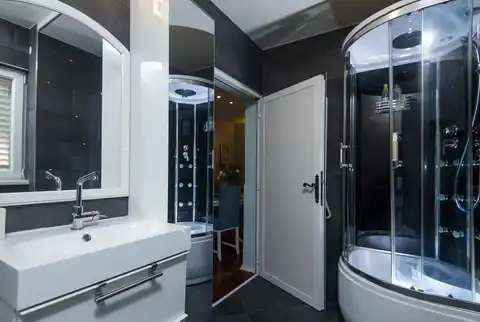 Split, Bačvice - Trzypokojowe mieszkanie z loggią