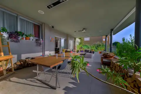 Záhřeb, Šestine - Luxusní dvoupodlažní byt s panoramatickým výhledem a bazénem