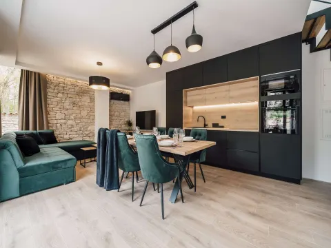 Zadar, Privlaka – Nově postavená kamenná-moderní vila