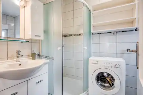 Parenzo, Vežnaveri – casa con due appartamenti