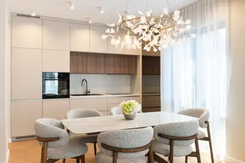 Šestine – ekskluzywne mieszkanie w willi miejskiej z prywatnym wejściem i garażem