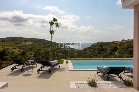 Rogoznica, Ražanj - autentica villa con vista mare