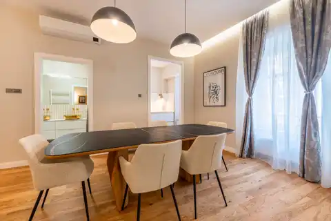 Ljubljana Center - luksuzno opremljeno dvosobno stanovanje v samem centru