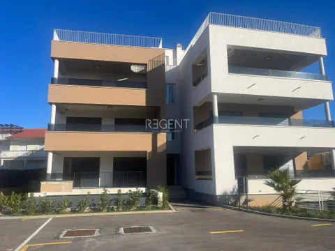 Zadar, Sukošan - Luksusowy czteropokojowy apartament z basenem 160 m2 nowy budynek