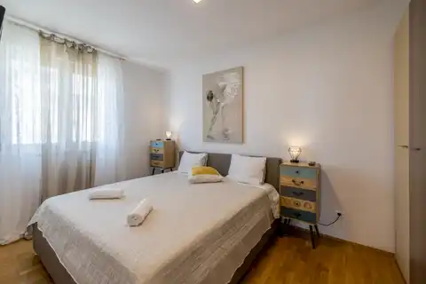 Spalato, Žnjan - Appartamento trilocale con loggia e vista mare