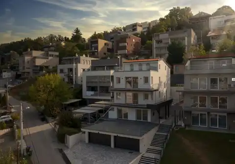 Stan 212 m², Šestinski vrh — dupleks, terasa, garaža