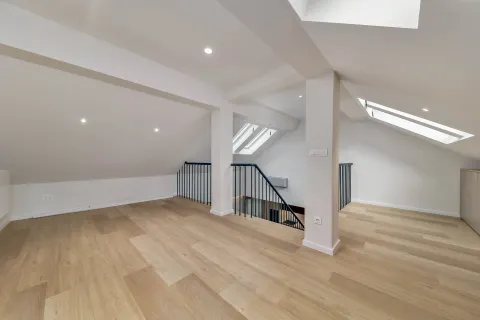 Zagreb, Centar – Luksuzan dvoetažan penthouse 150 m² za Najam