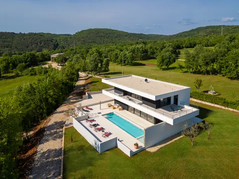 Istra, Oprtalj - Luksuzna dizajnerska vila 682 m2 novogradnja
