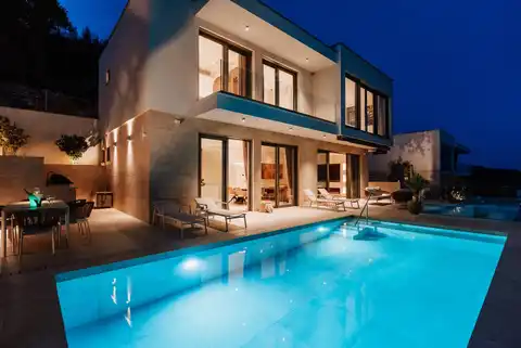 Vila 355 m², bazen, wellness i pogled na more – Split, Jesenice