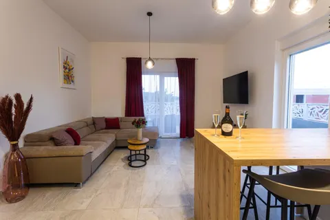 Trogir – jednosoban stan s loggiom i vrtom dugoročan najam