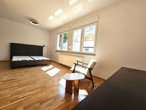 Zagabria, Pantovčak - Lussuoso appartamento di quattro locali con terrazza di 166 m2 + garage, prima locazione