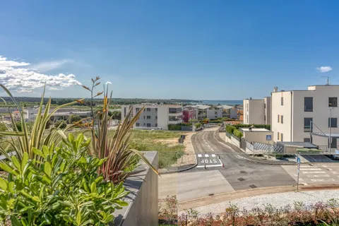 Istra, Novigrad - Dvosoban apartman u luksuznom stambenom kompleksu 60 m2