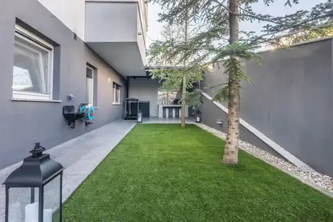 Záhřeb, Jelenovac – Moderní třípokojový byt s velkou terasou a garáží