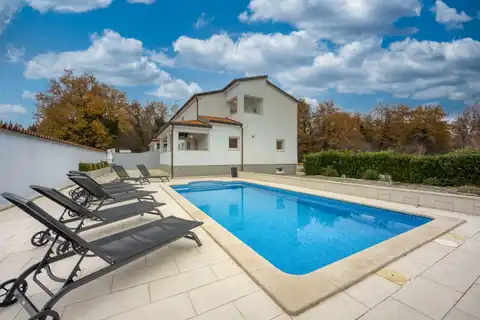 Poreč, Vežnaveri – Maison avec deux appartements