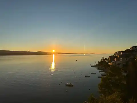 Omiš,Rogoznica- Kuća s dvorištem, 30m od mora TOP PRILIKA,INVESTICIJA!