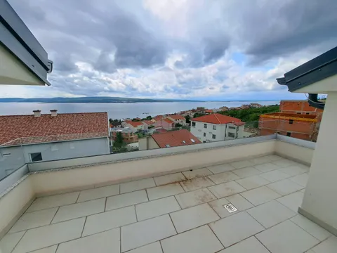 Crikvenica - Četverosoban stan s terasom 110 m2, novogradnja