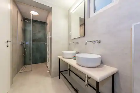 Brač, Milna - Villa moderna in prima fila sul mare, 264 m2