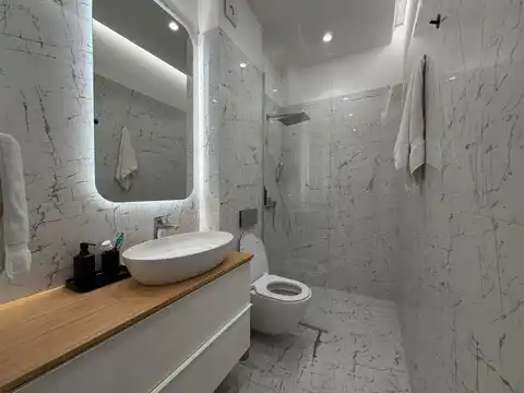 Zagreb, Donje Svetice – dizajnersko štirisobno stanovanje s parkirnim mestom