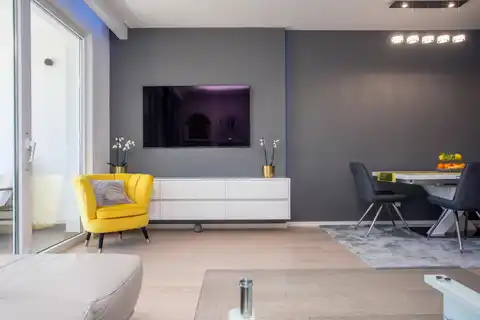 Split, Žnjan - Dvosoban stan sa loggiom i pogledom na more