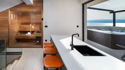 Podstrana - Moderná luxusná vila s bazénom a strešnou terasou